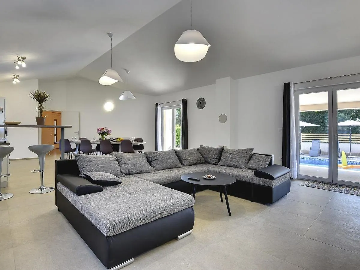 Single-Storey Villa With Private Pool Marcana Croatia