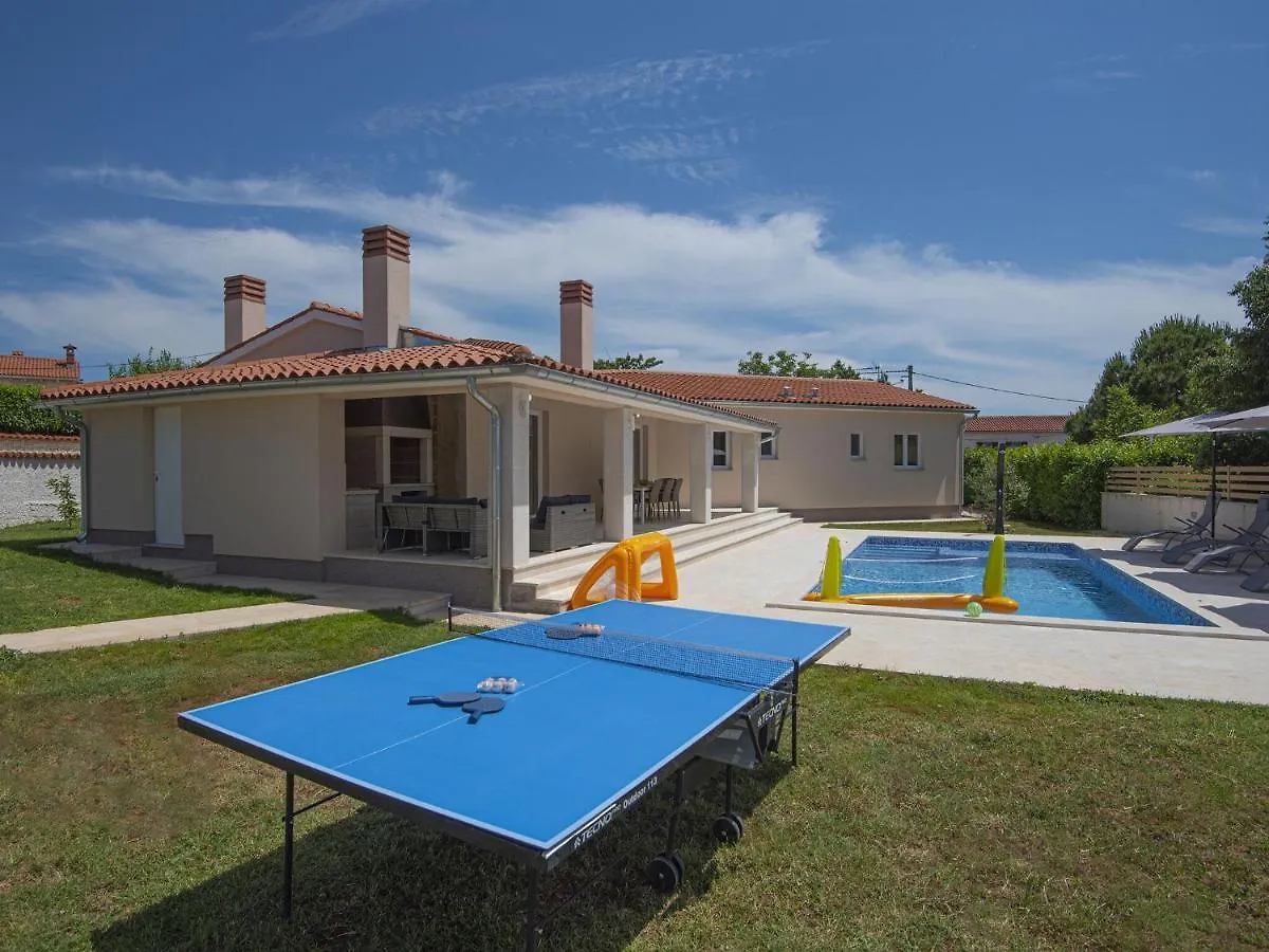 Single-Storey Villa With Private Pool Marcana