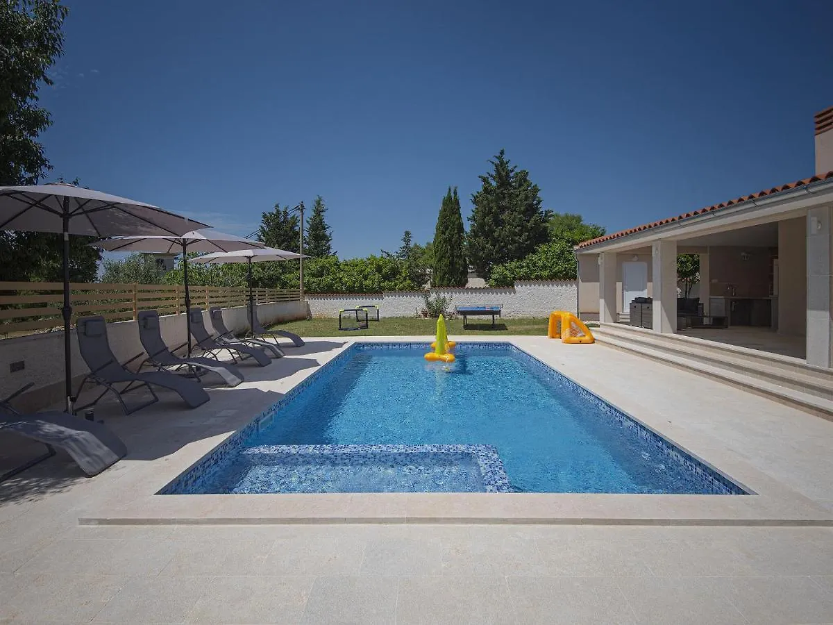 Single-Storey Villa With Private Pool Marcana Croatia