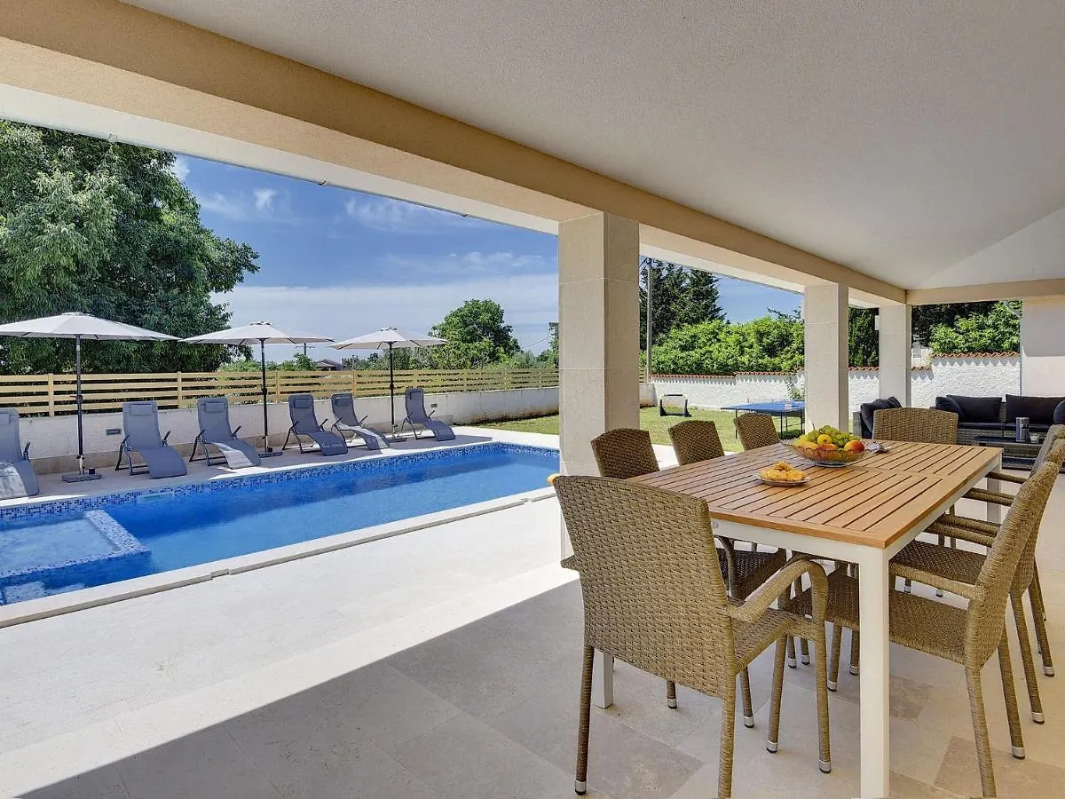 Single-Storey Villa With Private Pool Marcana