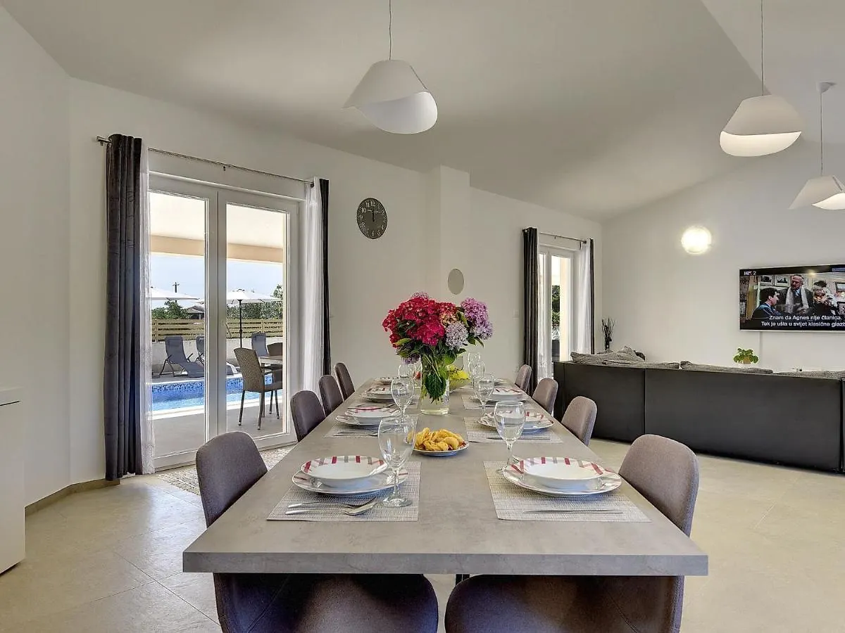 Single-Storey Villa With Private Pool Marcana Holiday home
